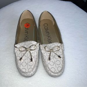 NWOB Calvin Klein Klaya CK Logo Loafers Bow Tie Slip On Flats Shoes Size 9.5